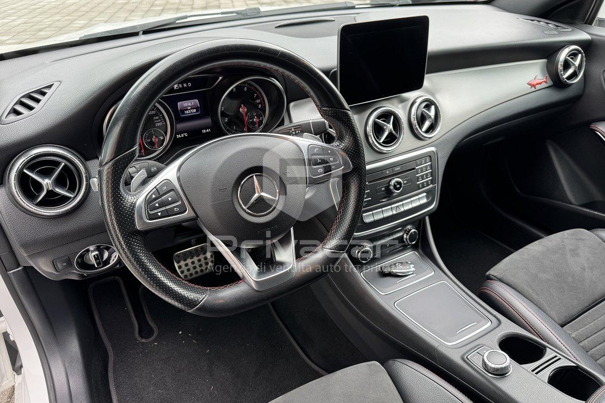 MERCEDES CLA 180 Premium