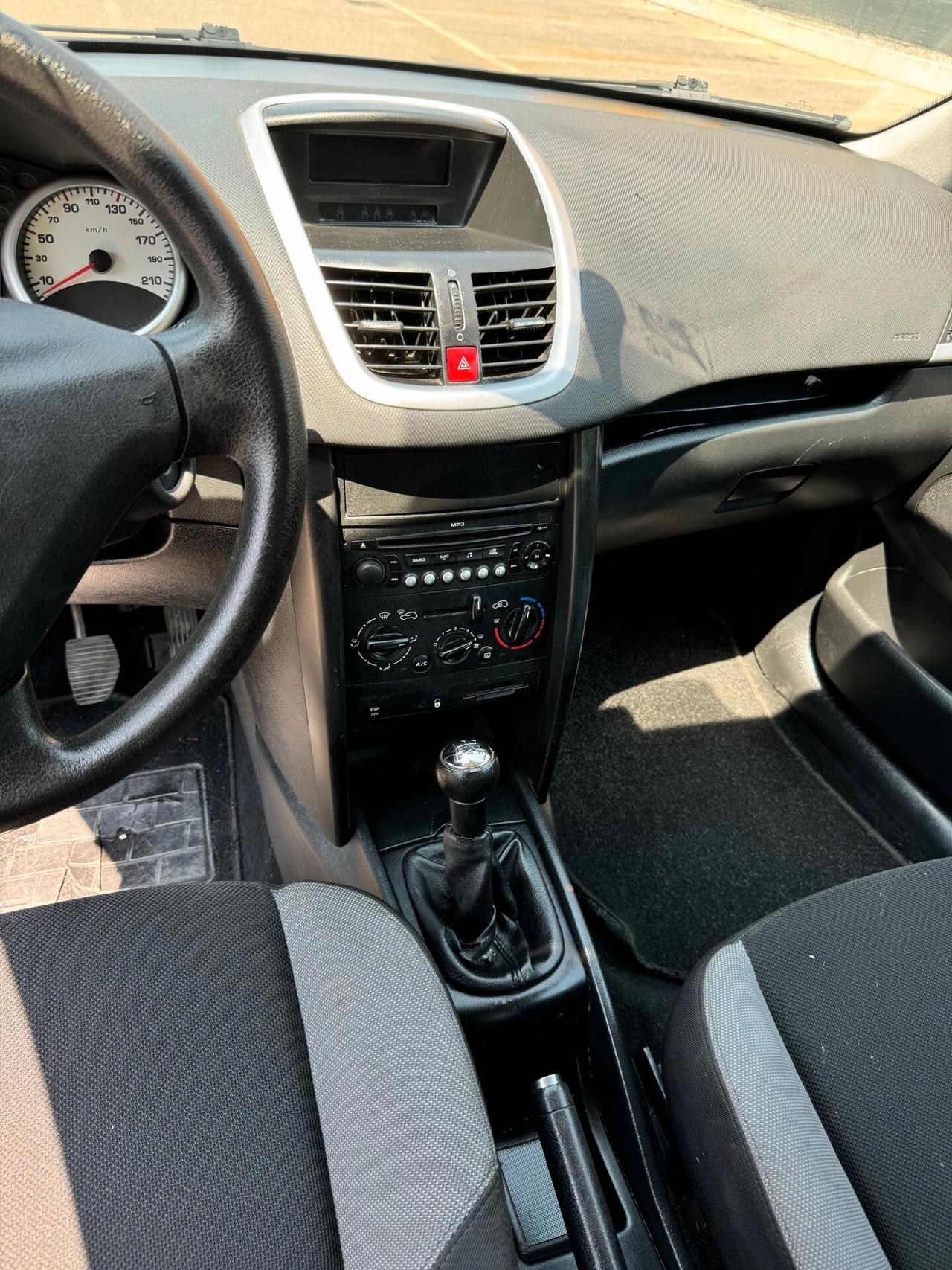 Peugeot 207 1.4 Gpl - NEOPATENTATI - 12 MESI DI GARANZIA -