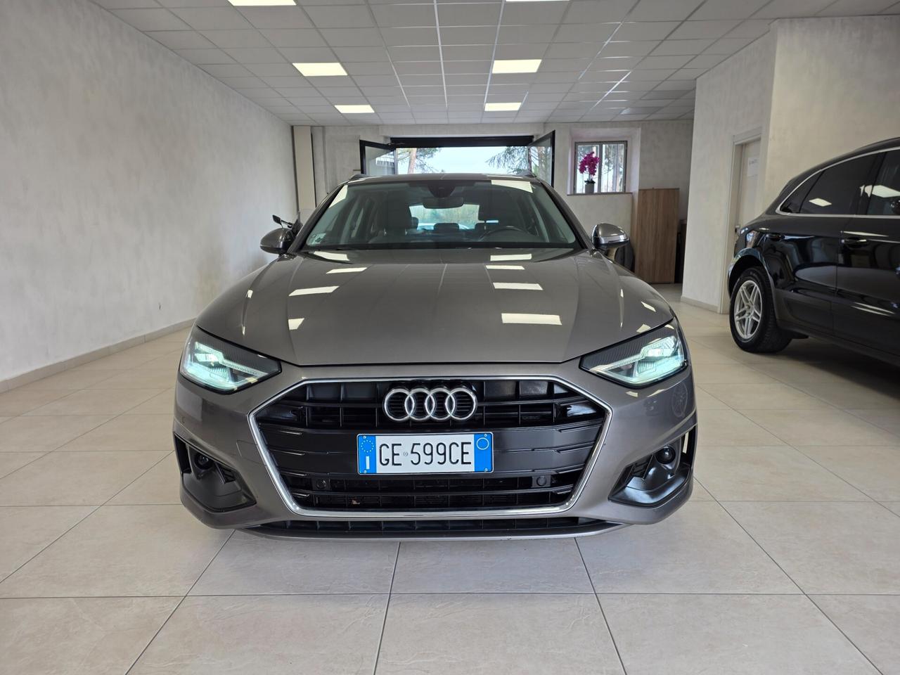 Audi A4 40 TDI S tronic Business Advanced