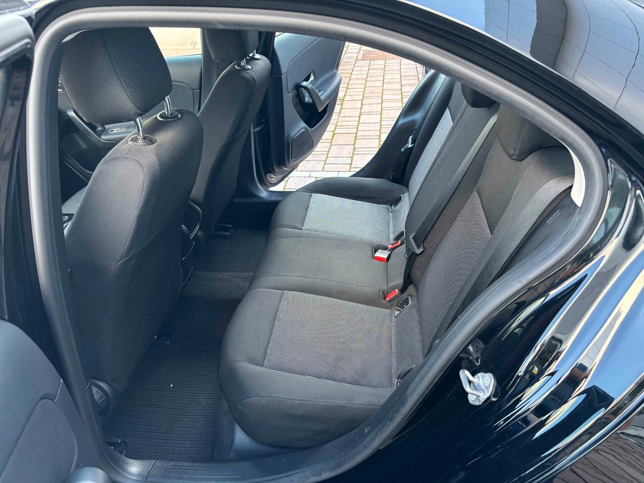 Mercedes-benz A 250 e Automatic EQ-Power Business