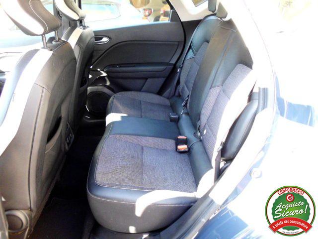 RENAULT Captur dCi 8V 90 CV EDC Initiale Paris