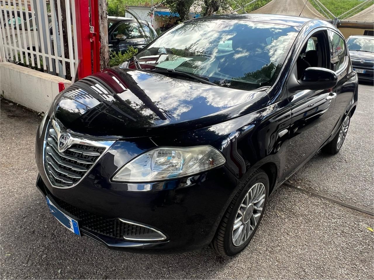 Lancia Ypsilon 1.2 69 CV 5 porte S&S Gold