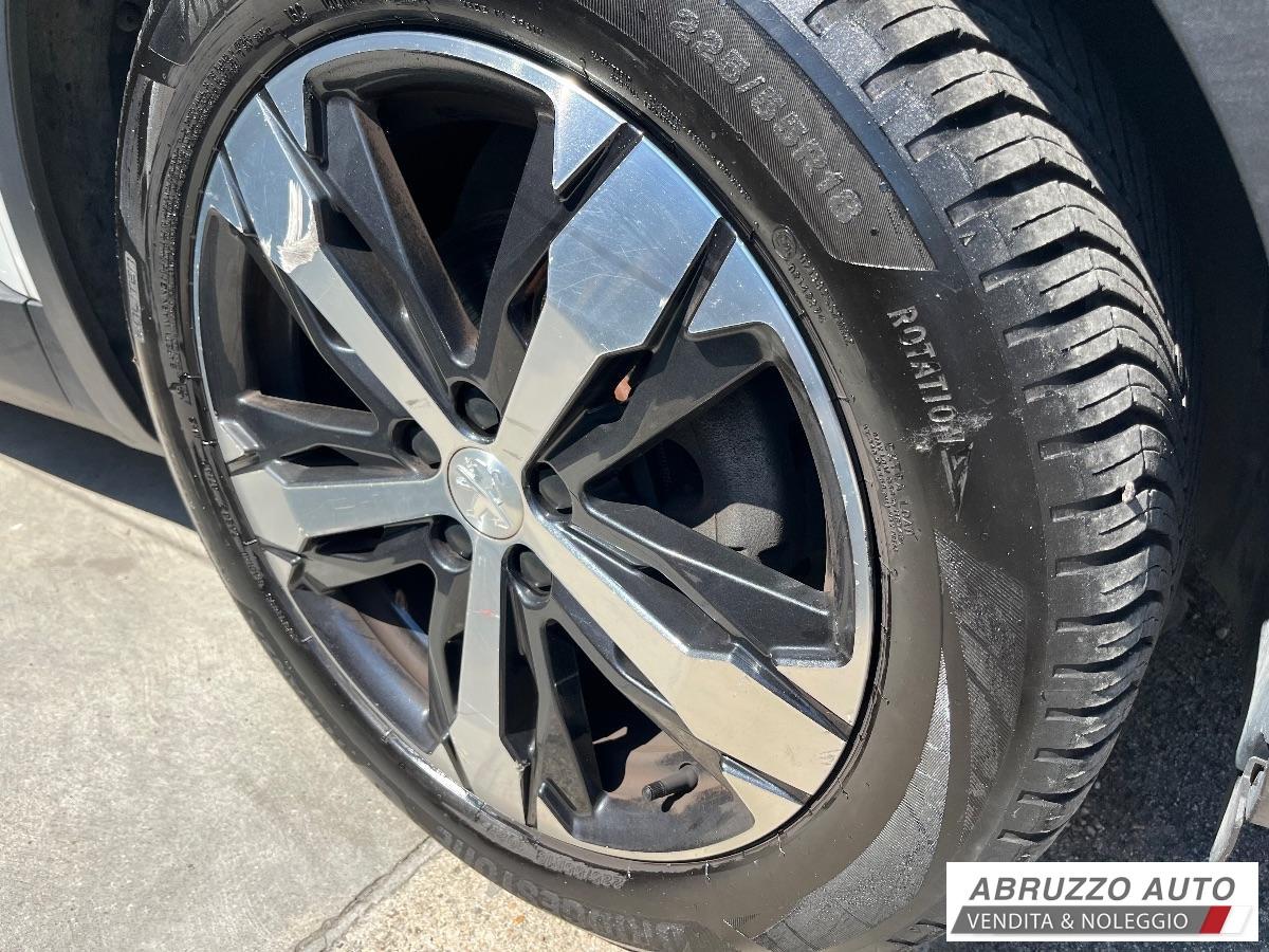 PEUGEOT 5008 Turbo 130 S&S EAT8 Allure