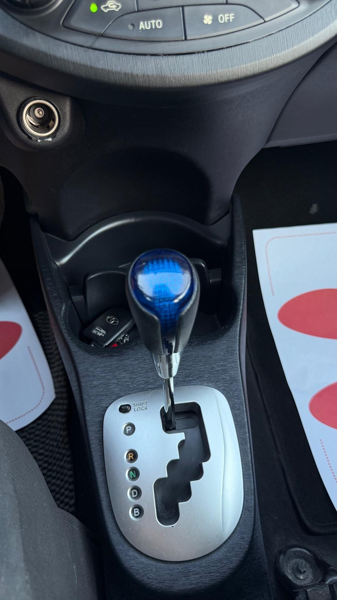 Toyota Yaris 1.5 Hybrid AUTOMATICA!