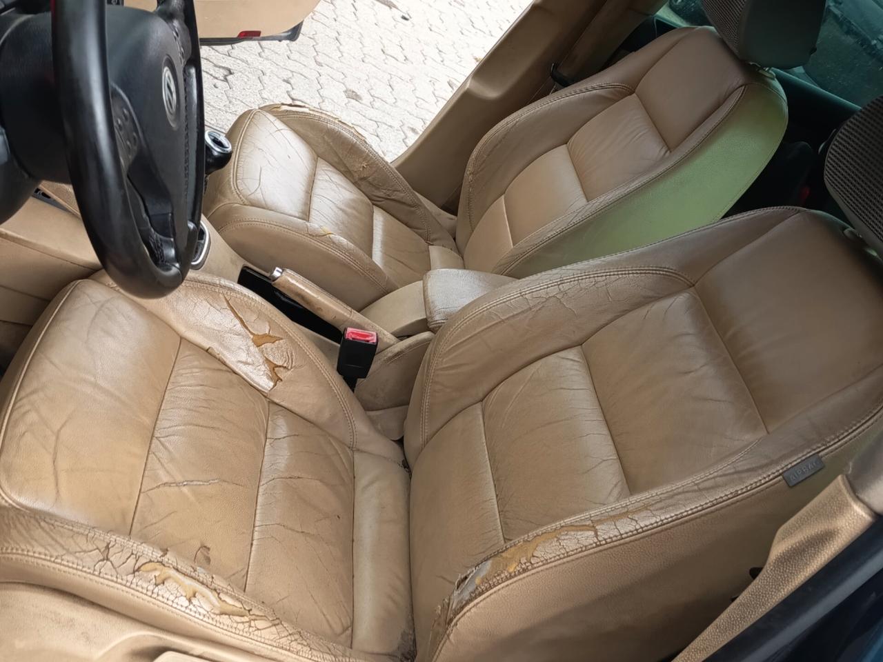 Volkswagen Golf 2.0 TDI DPF 4mot. 5p. Sportline