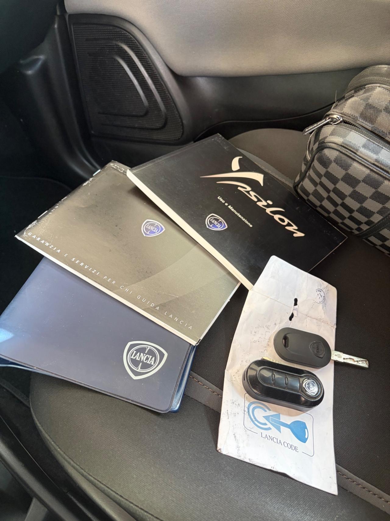 Lancia Ypsilon 1.2 69 CV 5 porte Platinum