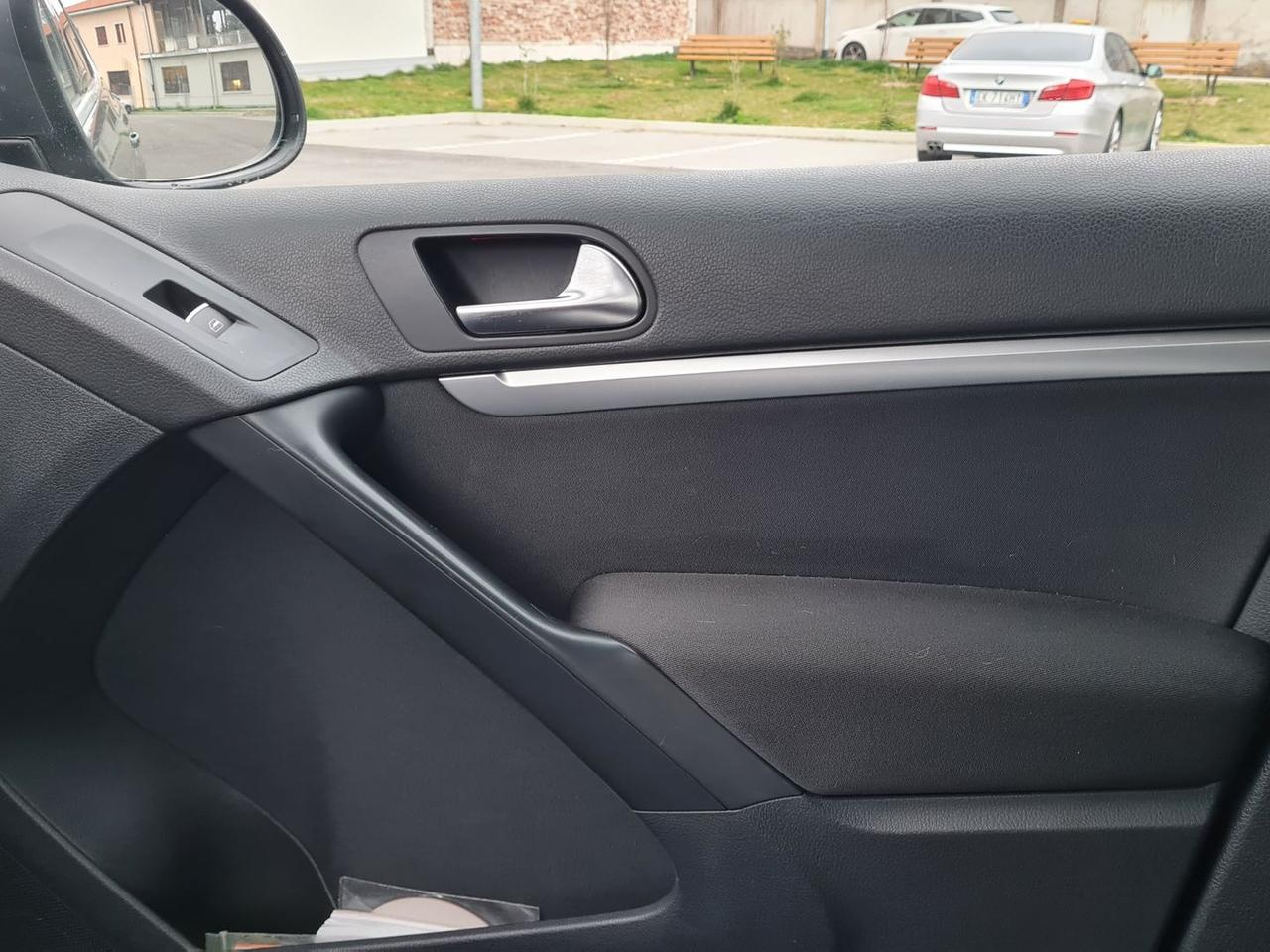 Volkswagen Tiguan 2.0 TDI BlueMotion Sport S #9743