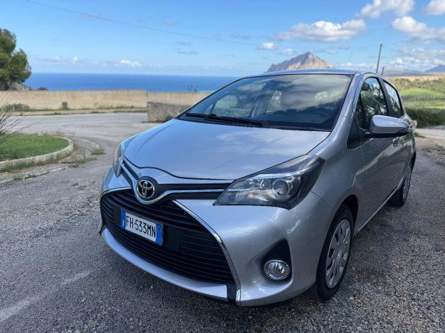 TOYOTA Yaris 1.0 5 porte LOUNGE