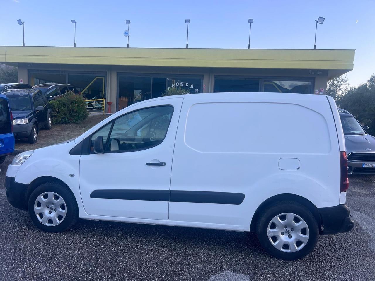 Peugeot Partner 1.6 HDi 90CV furgone 3 posti anni 2015 garantito