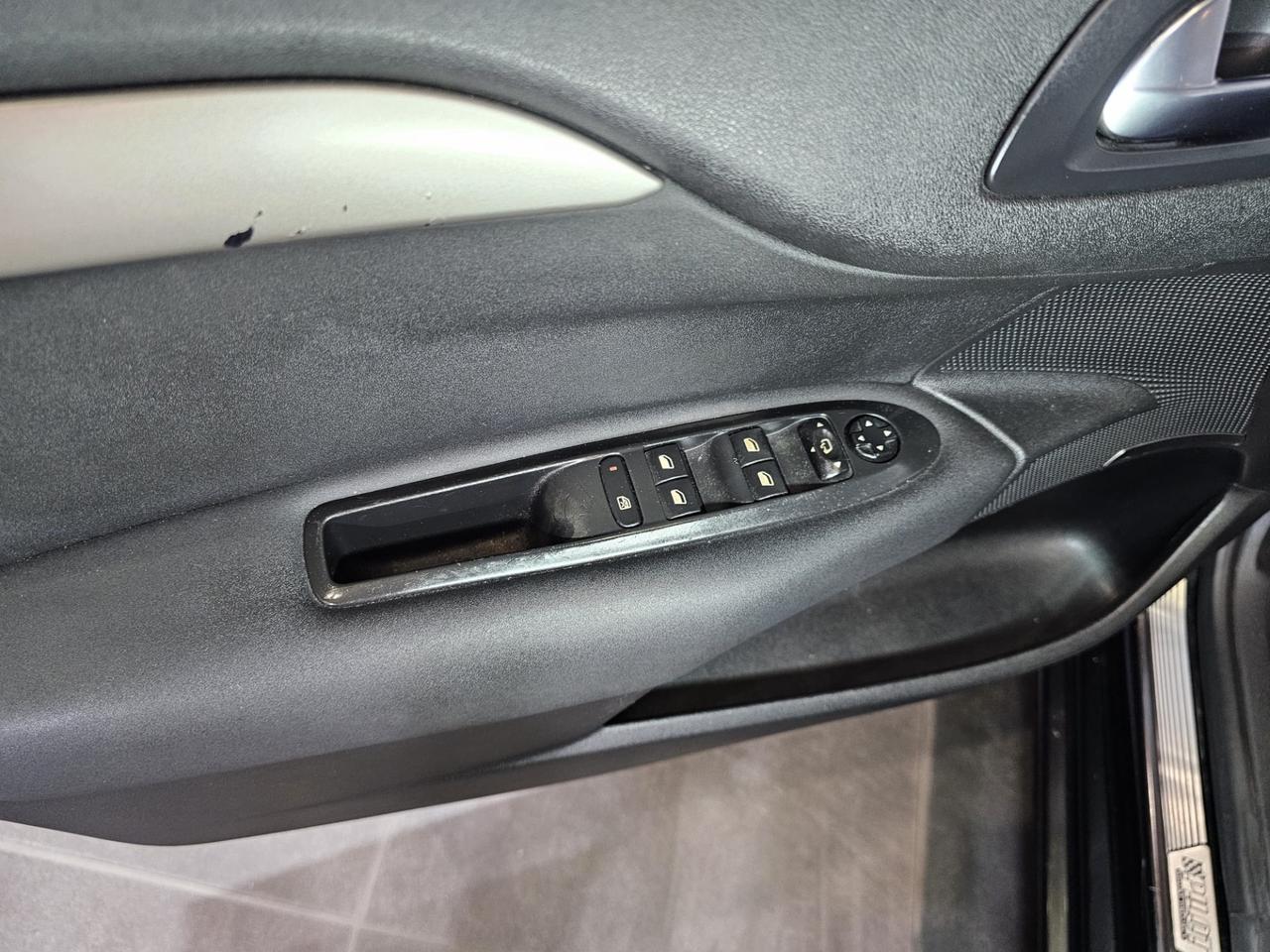 Citroen C4 1.6 e-HDi 110 airdream Exclusive