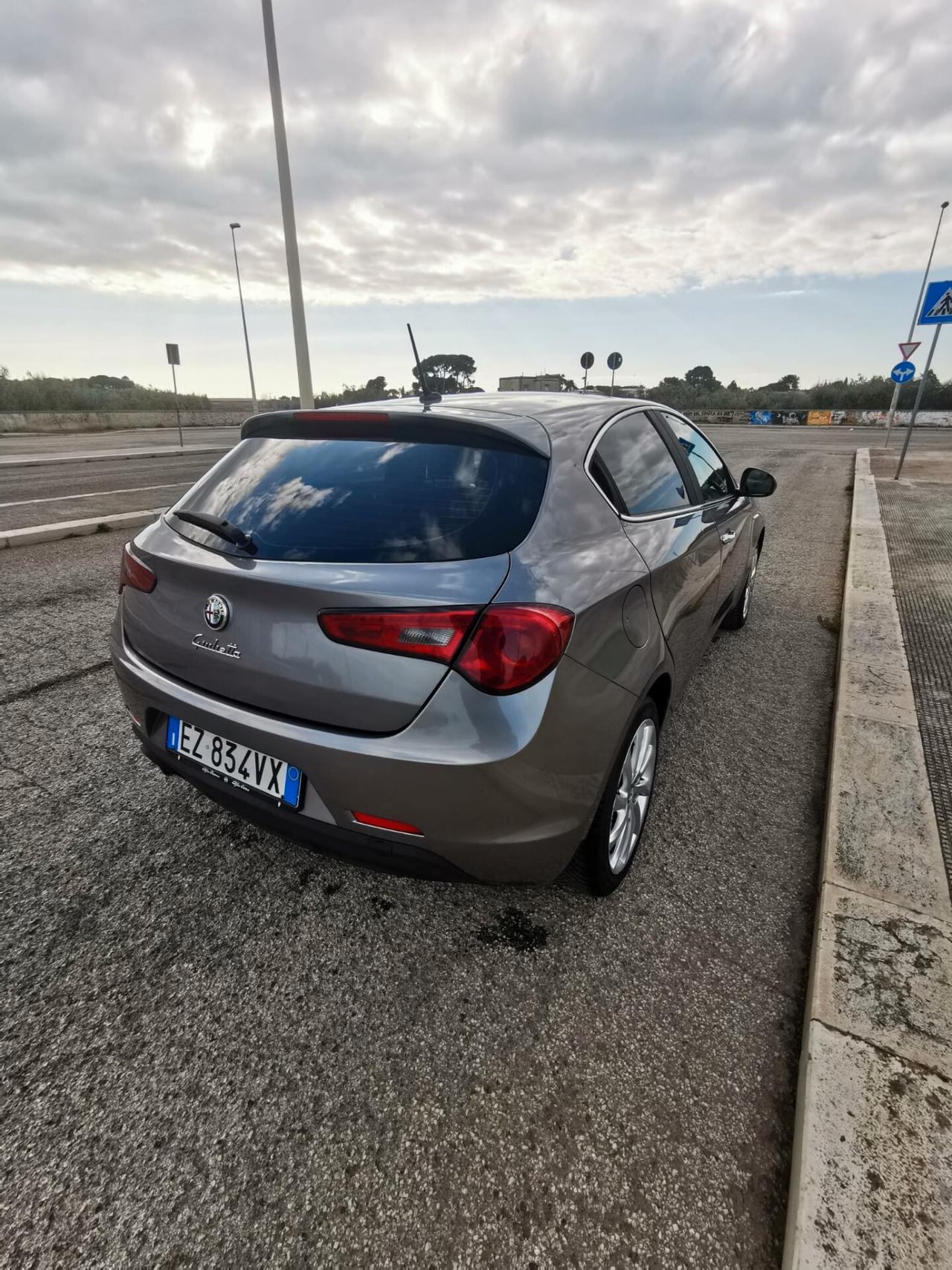 Alfa Romeo Giulietta 1.6 JTDm-2 105 CV Distinctive