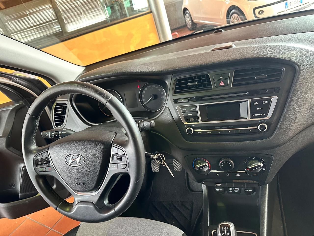 Hyundai i20 1.2 84 CV 5 porte Style GPL