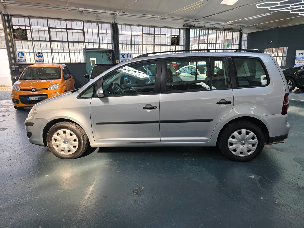 VOLKSWAGEN TOURAN 2.0 ECOFUEL HIGHLINE 7P