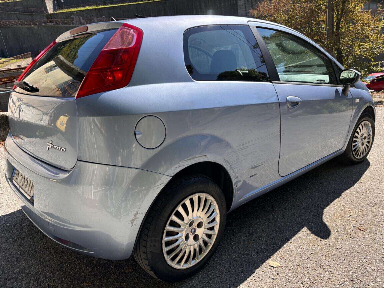 Fiat Grande Punto 1.4 Starjet 16V 3 porte Dynamic
