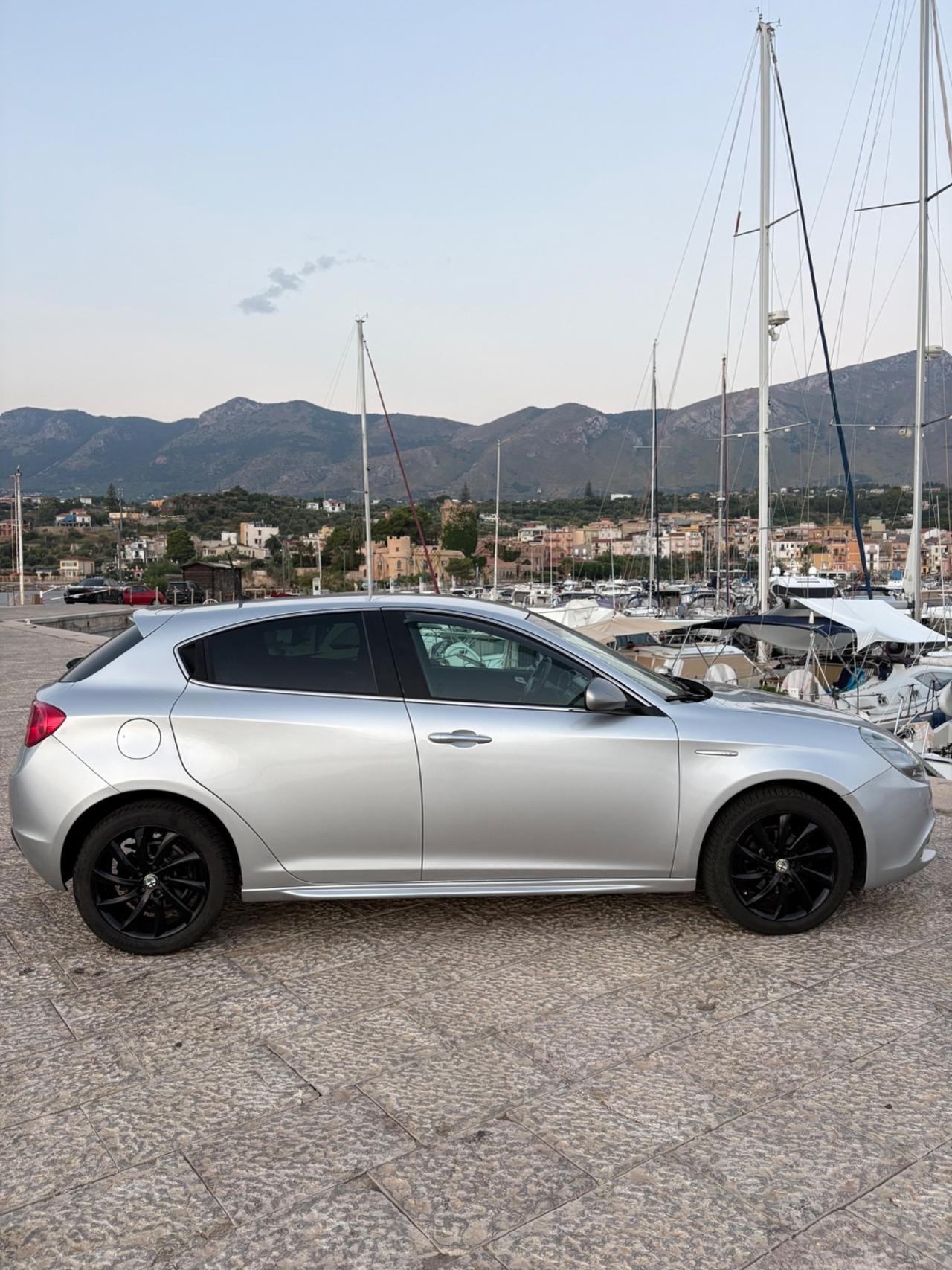 Alfa Romeo Giulietta 1.6 JTDm-2 120 CV Distinctive