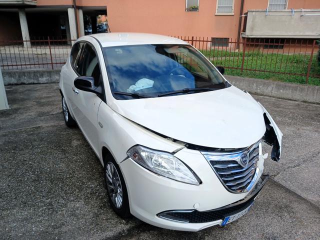 LANCIA Ypsilon 1.2 69 CV 5 porte VEICOLO PER COMMERCIANTI
