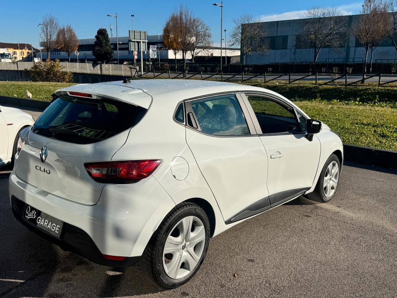 Renault Clio 1.2 75CV 5 porte NEOPATENTATI
