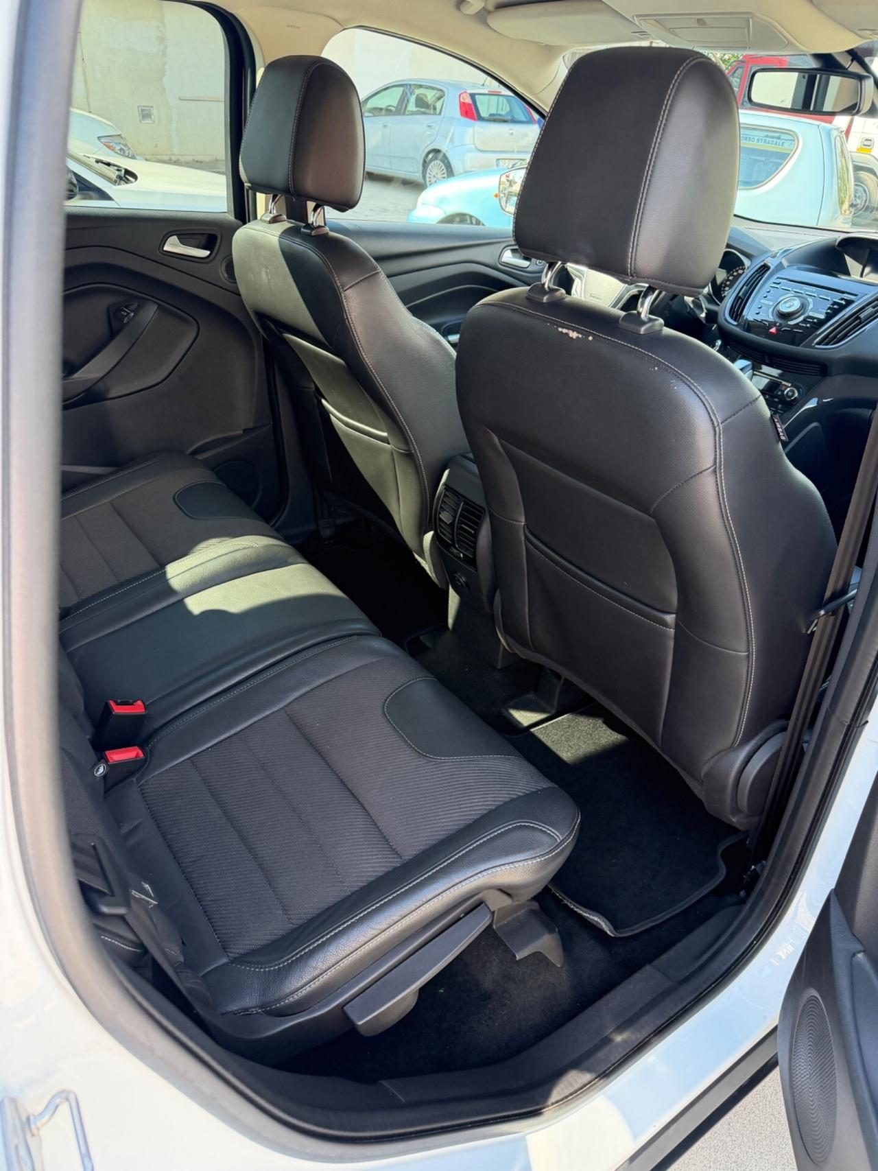 Ford Kuga 2.0 TDCI 163 CV 4WD Powershift Titanium