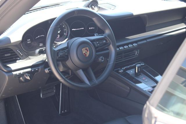 PORSCHE 911 Carrera GTS Cabriolet