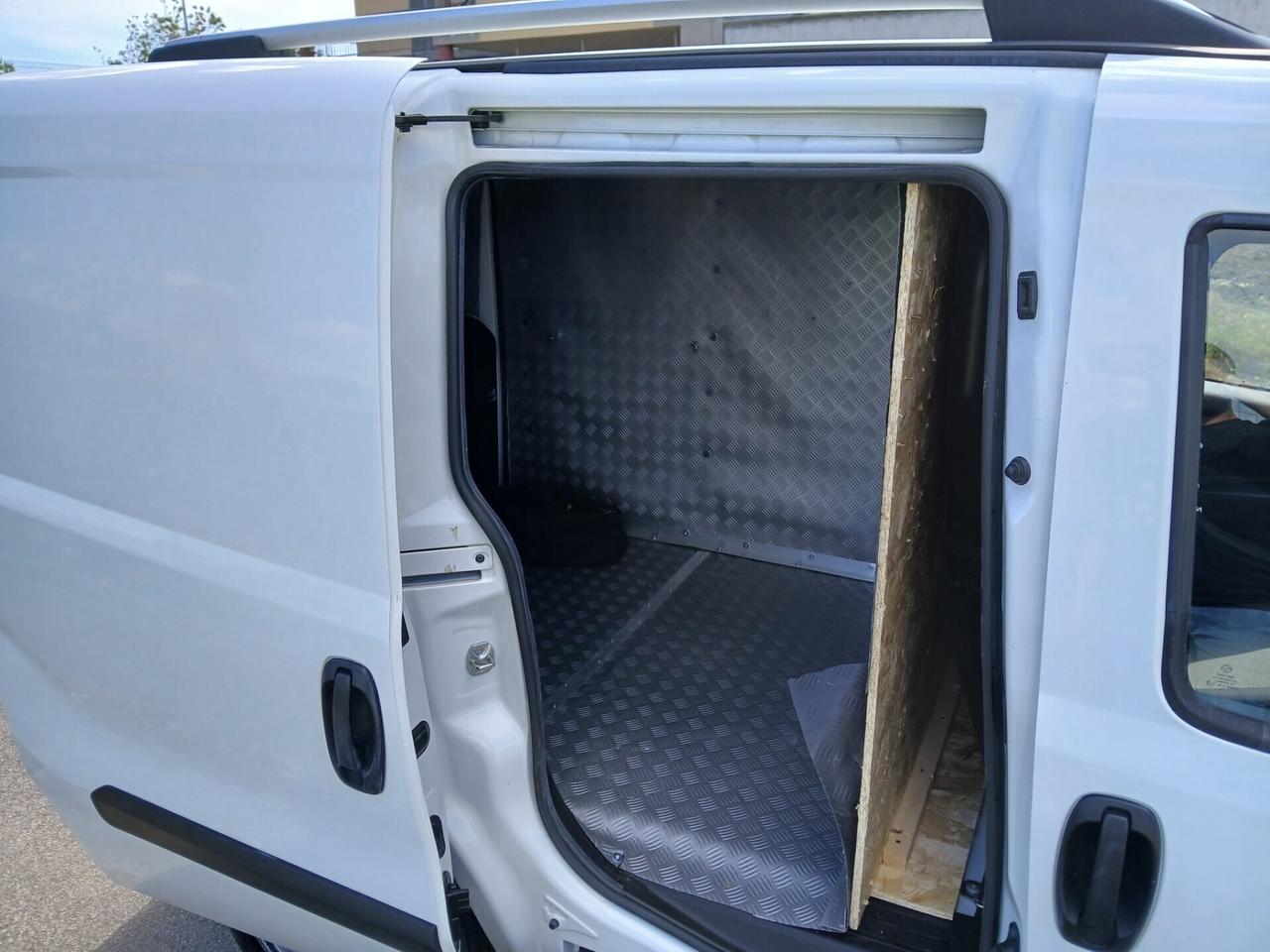Doblò 1.6MJT 105CV N1 con 60mila km Porta Laterale