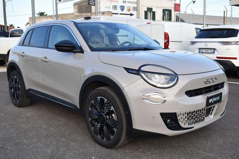 FIAT 600 1.2 Hybrid 110cv La Prima