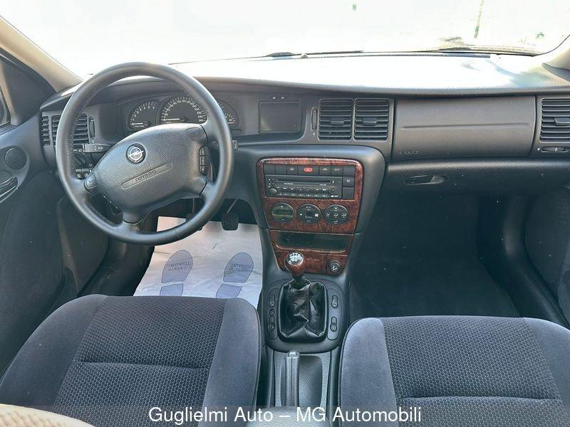 Opel Vectra Vectra 2.0i 16V cat 5 porte CD 100