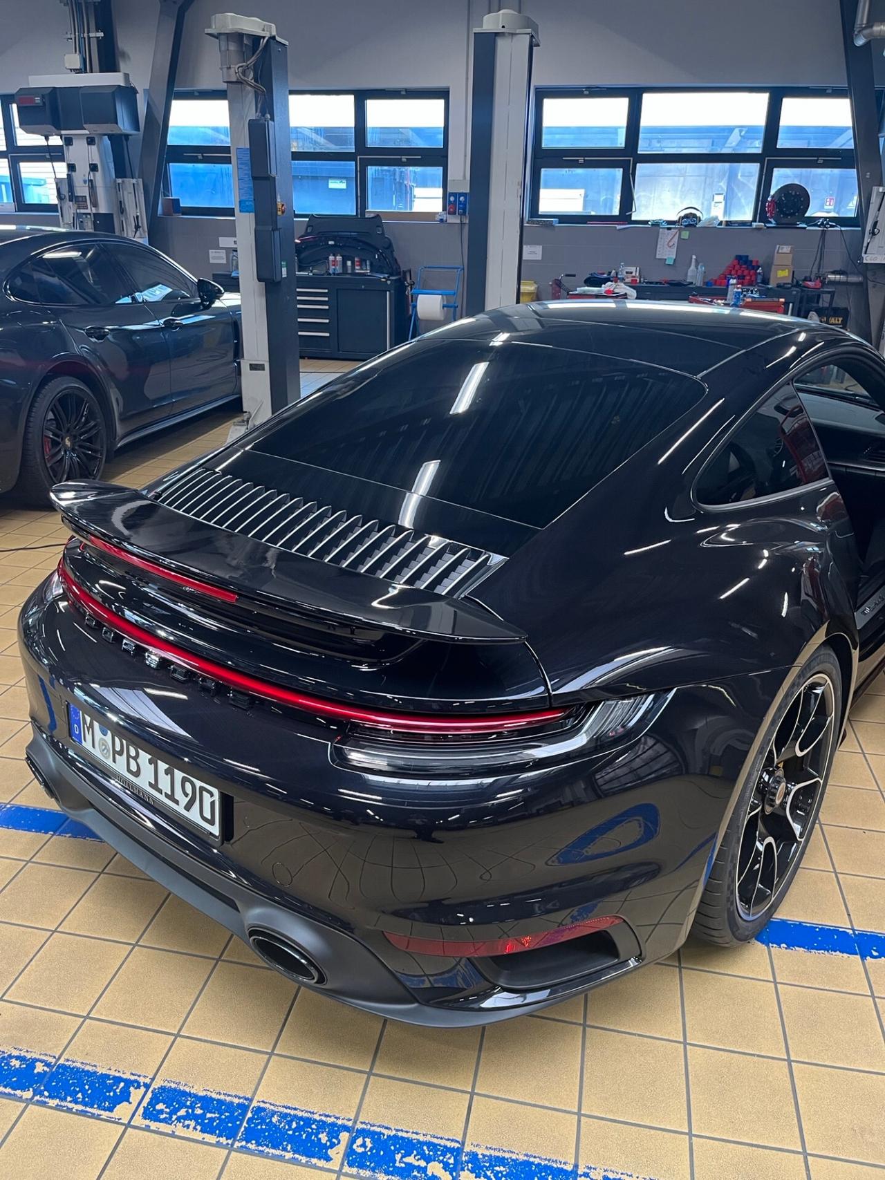 Porsche 911 992 turbo s 650 cavalli