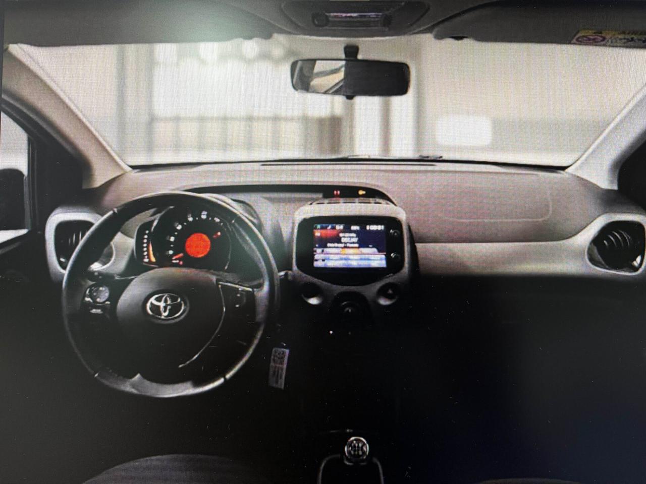 Toyota Aygo Connect 1.0 VVT-i 72CV 5 porte x-business