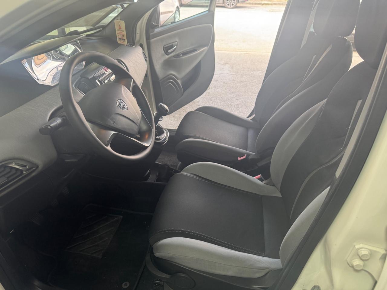 Lancia Ypsilon 1.2 69 CV 5 porte GPL Ecochic Gold