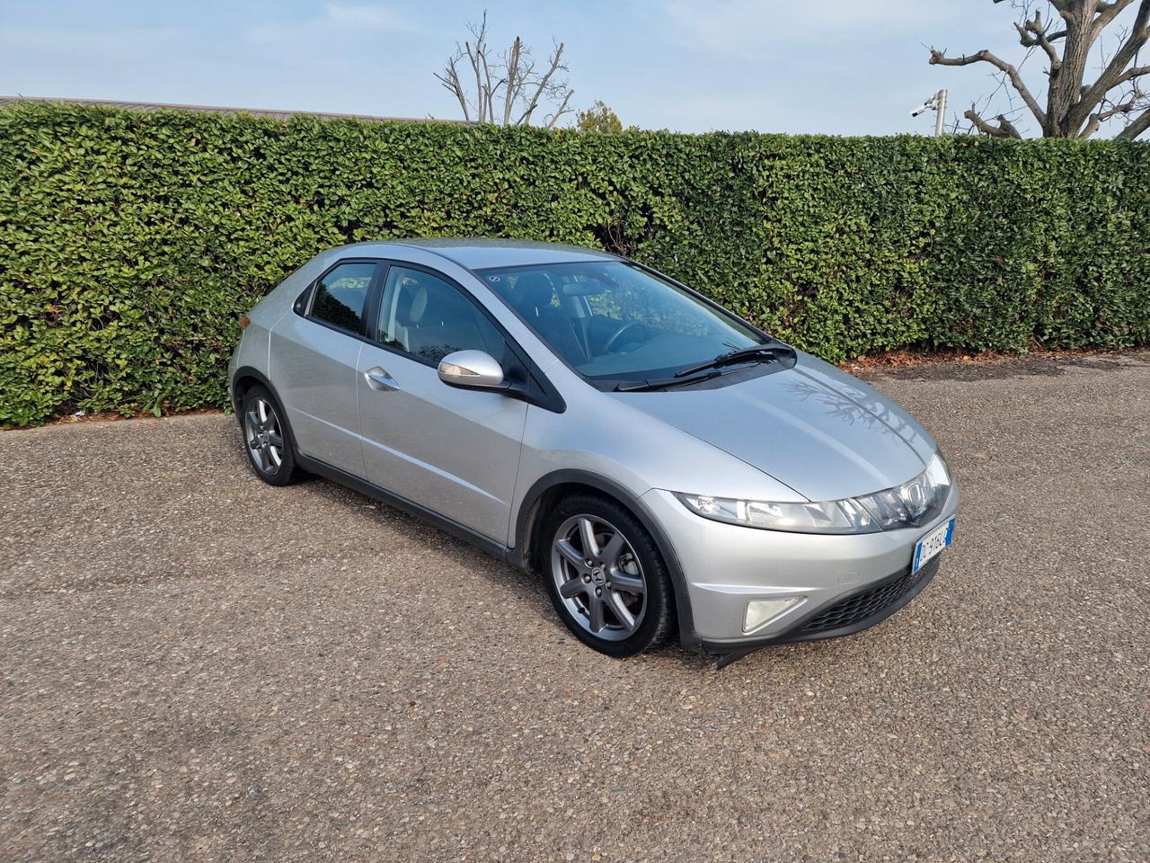 Honda Civic 1.8 i-VTEC 5p Sport