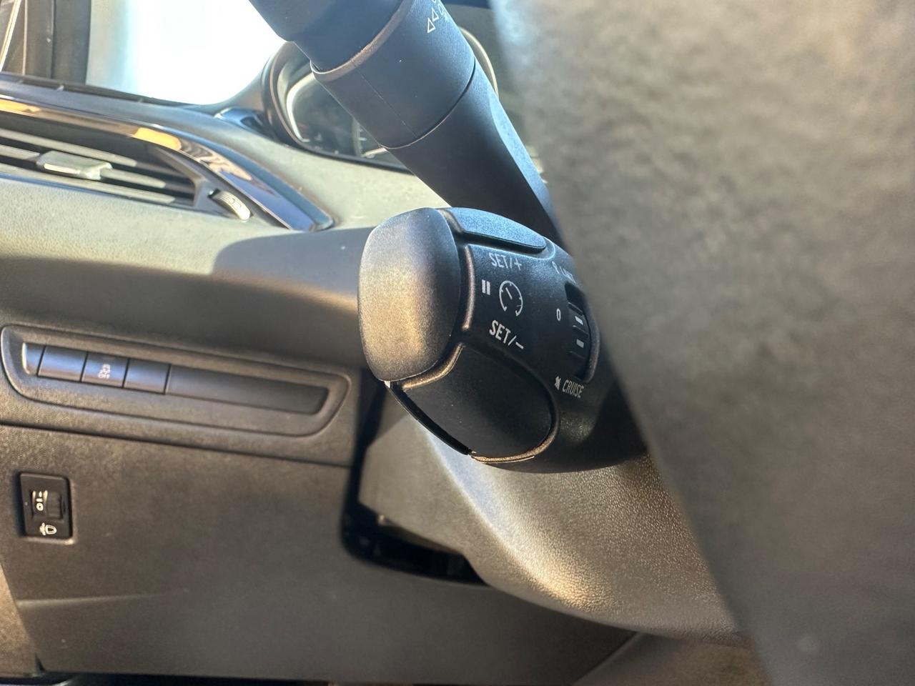 Peugeot 208 PureTech 82 5 porte Allure