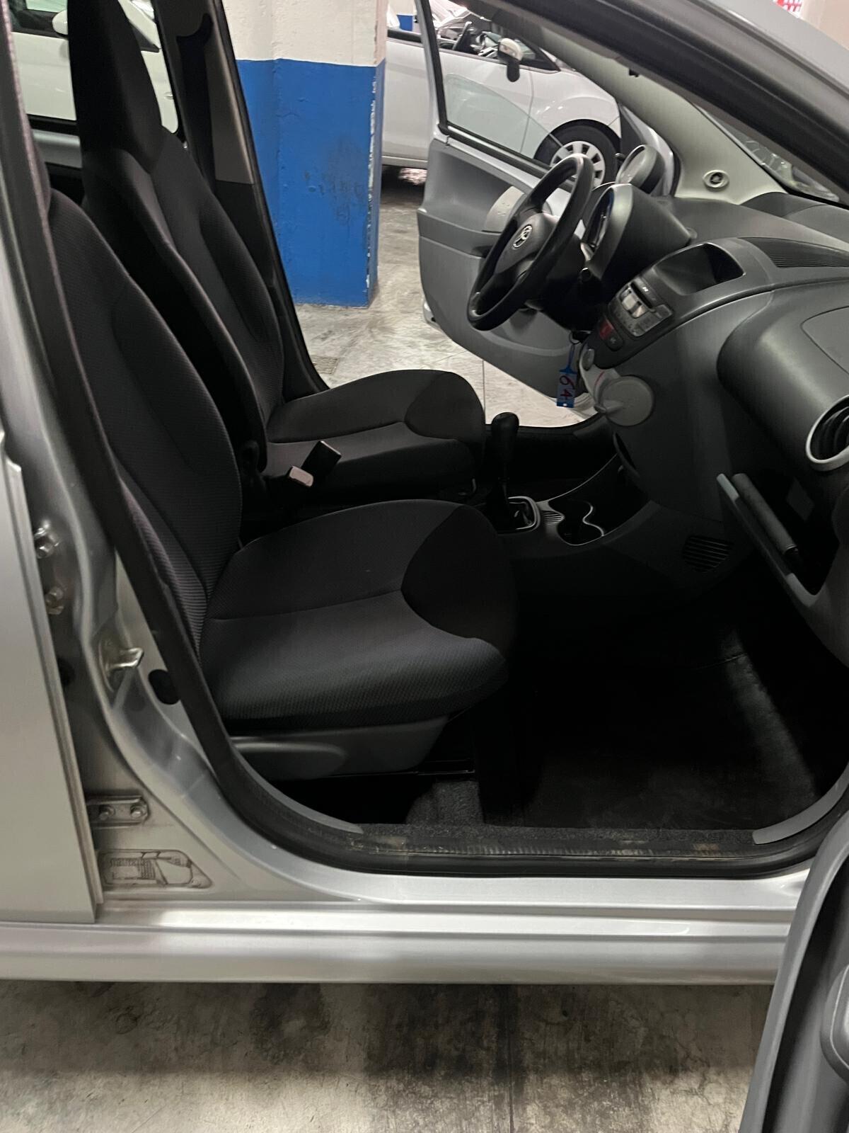 Toyota Aygo 1.0 12V VVT-i 5 porte Sol