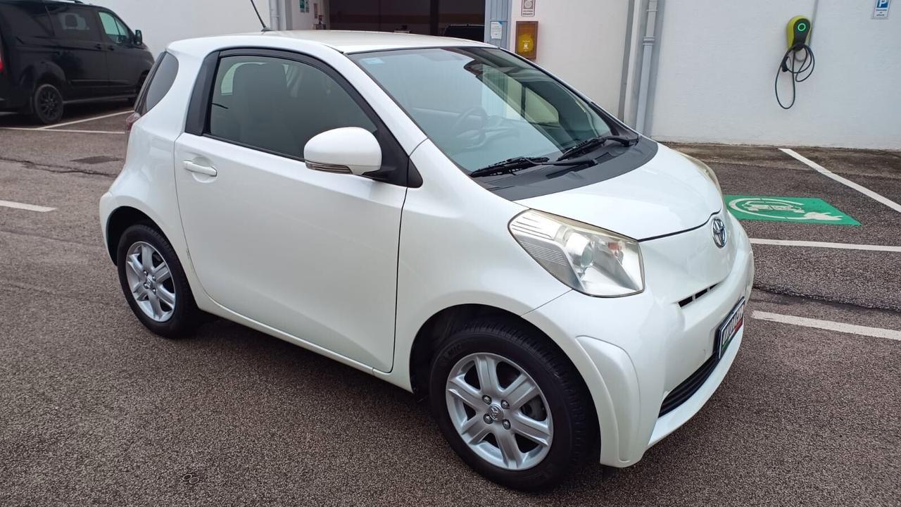 Toyota iQ 1.0 CVT Active