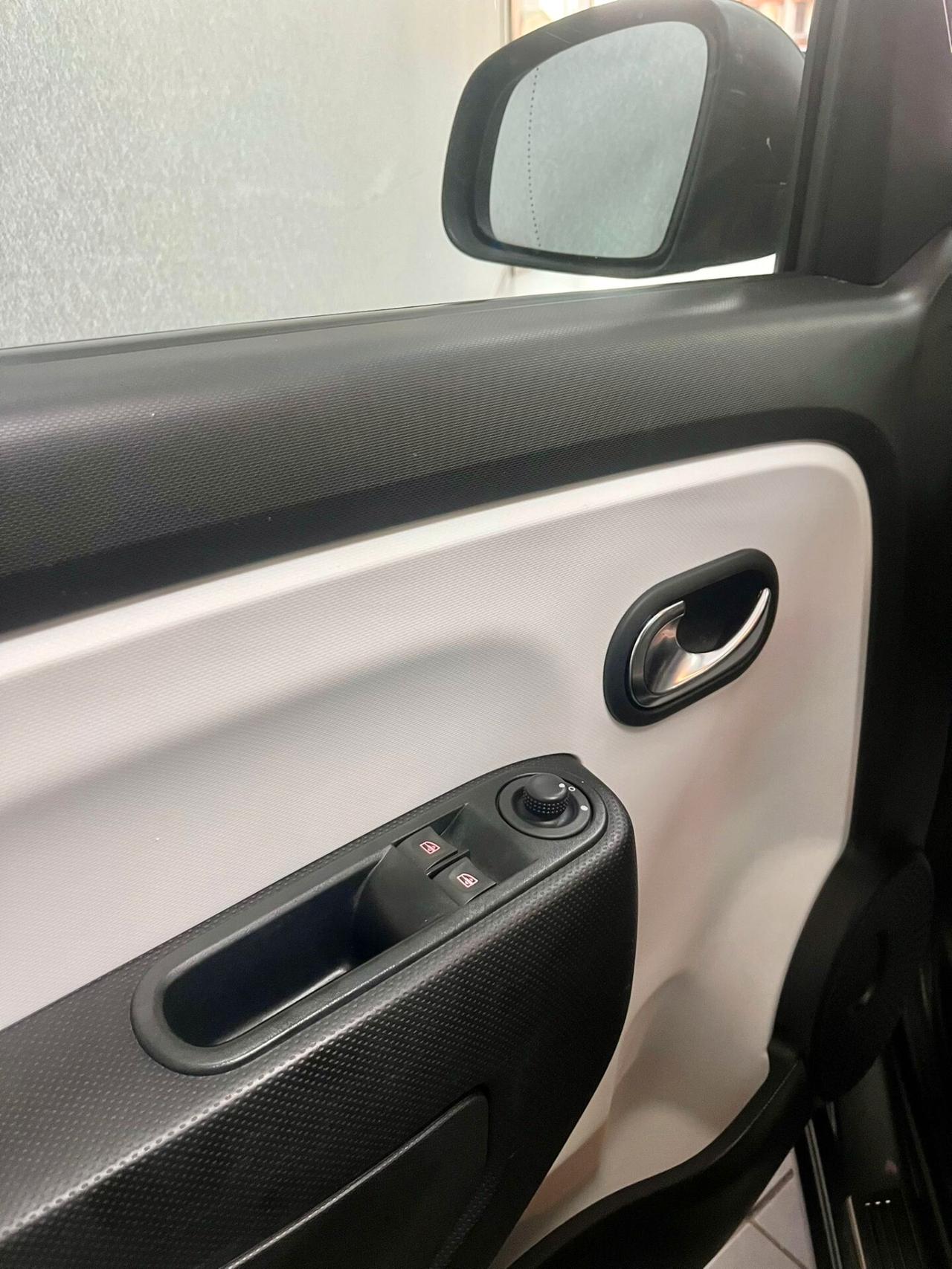 Renault Twingo TCe 90 CV EDC Intens