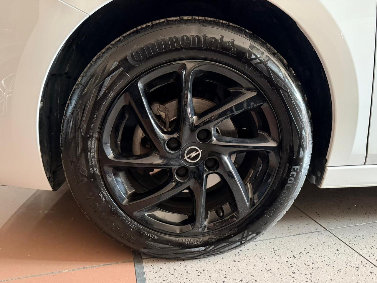 OPEL CORSA 1.2 B DESIGN & TECH