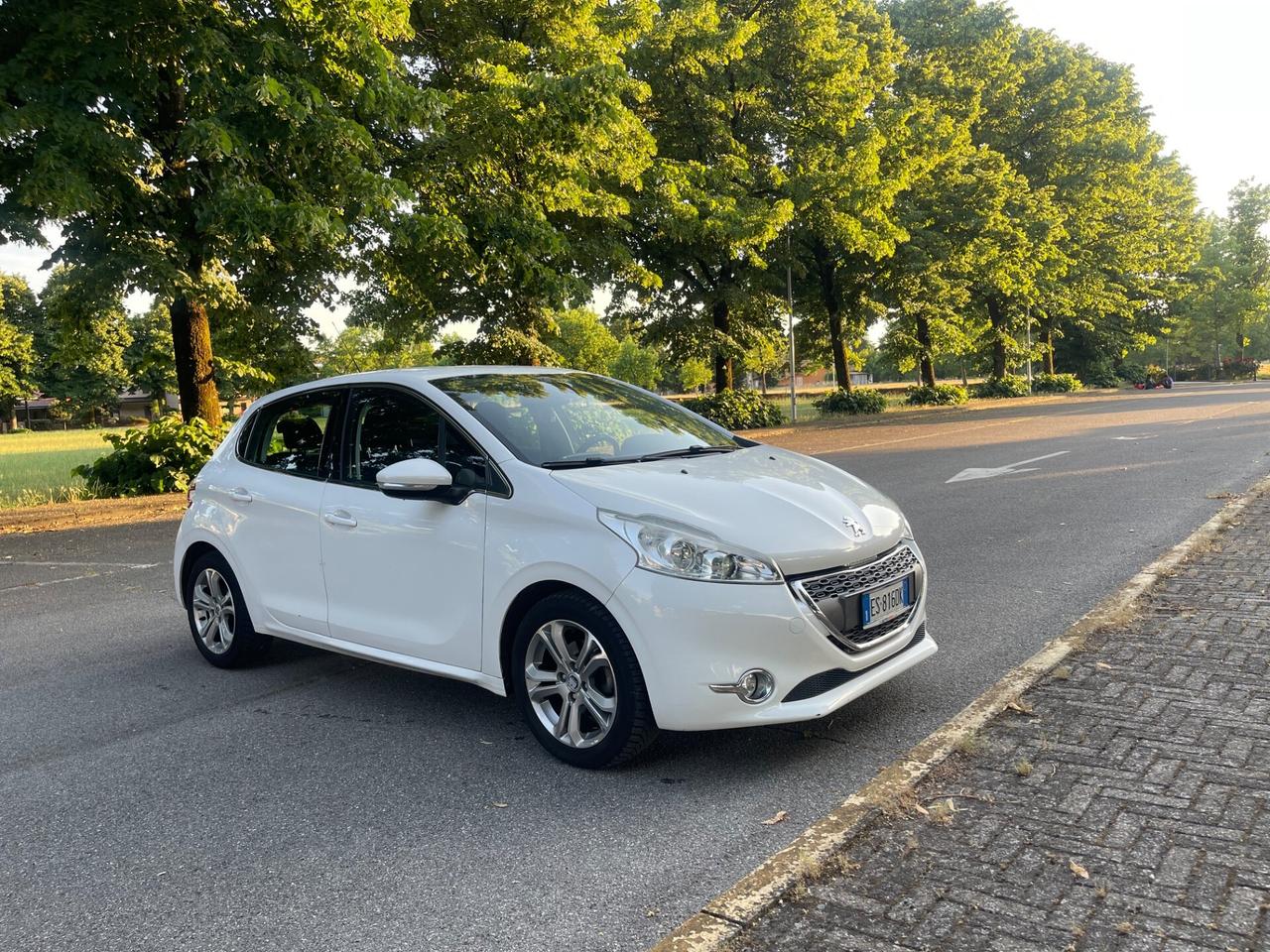 Peugeot 208 1.2 benzina
