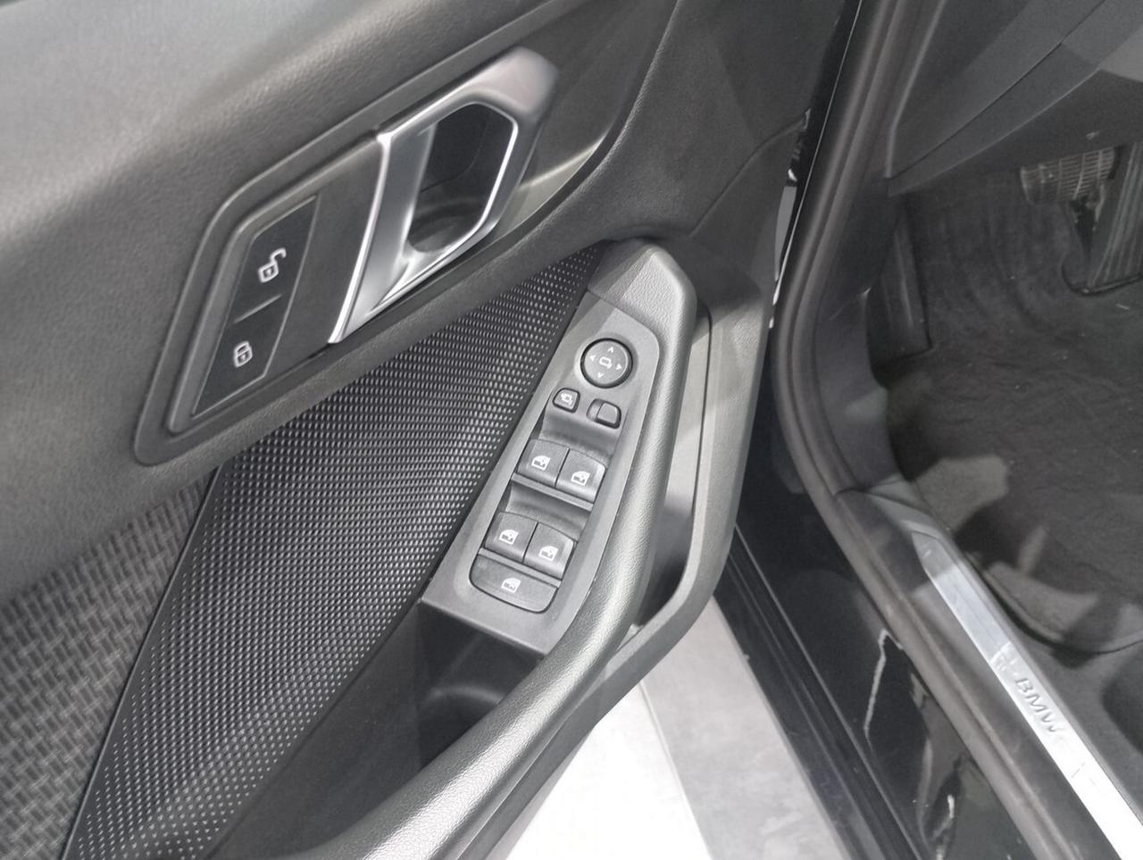 Bmw 116d 5p. Business Advantage