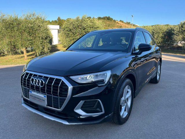 AUDI Q3 35 TDI Business Advanced