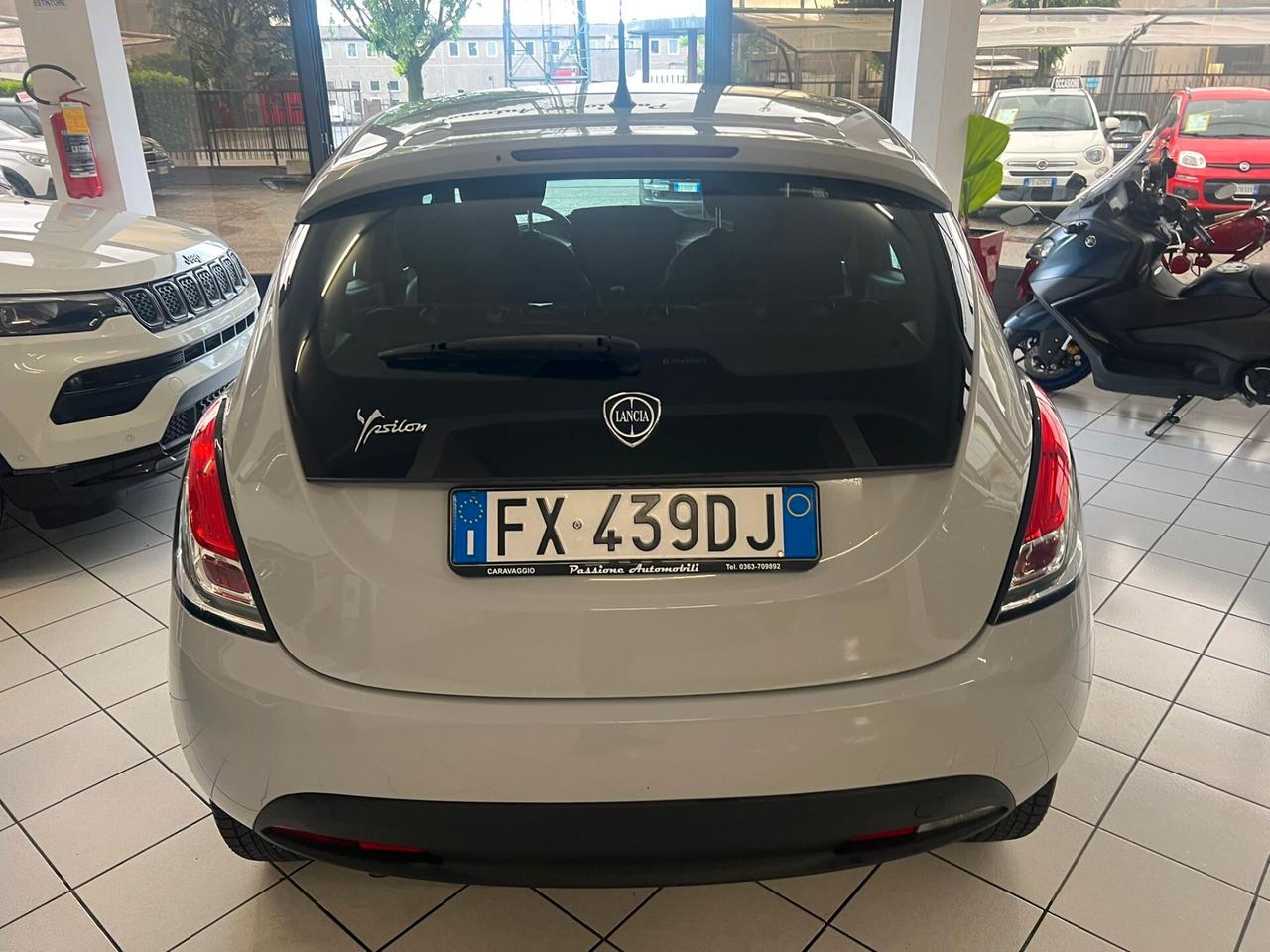 Lancia Ypsilon 1.2 69 CV 5 porte S&S Elefantino Blu