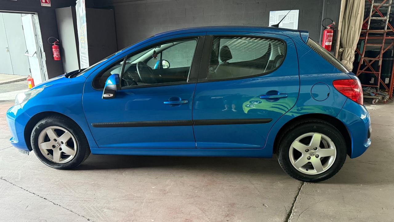 Peugeot 207 1.4 8V 75CV 5p. X Line