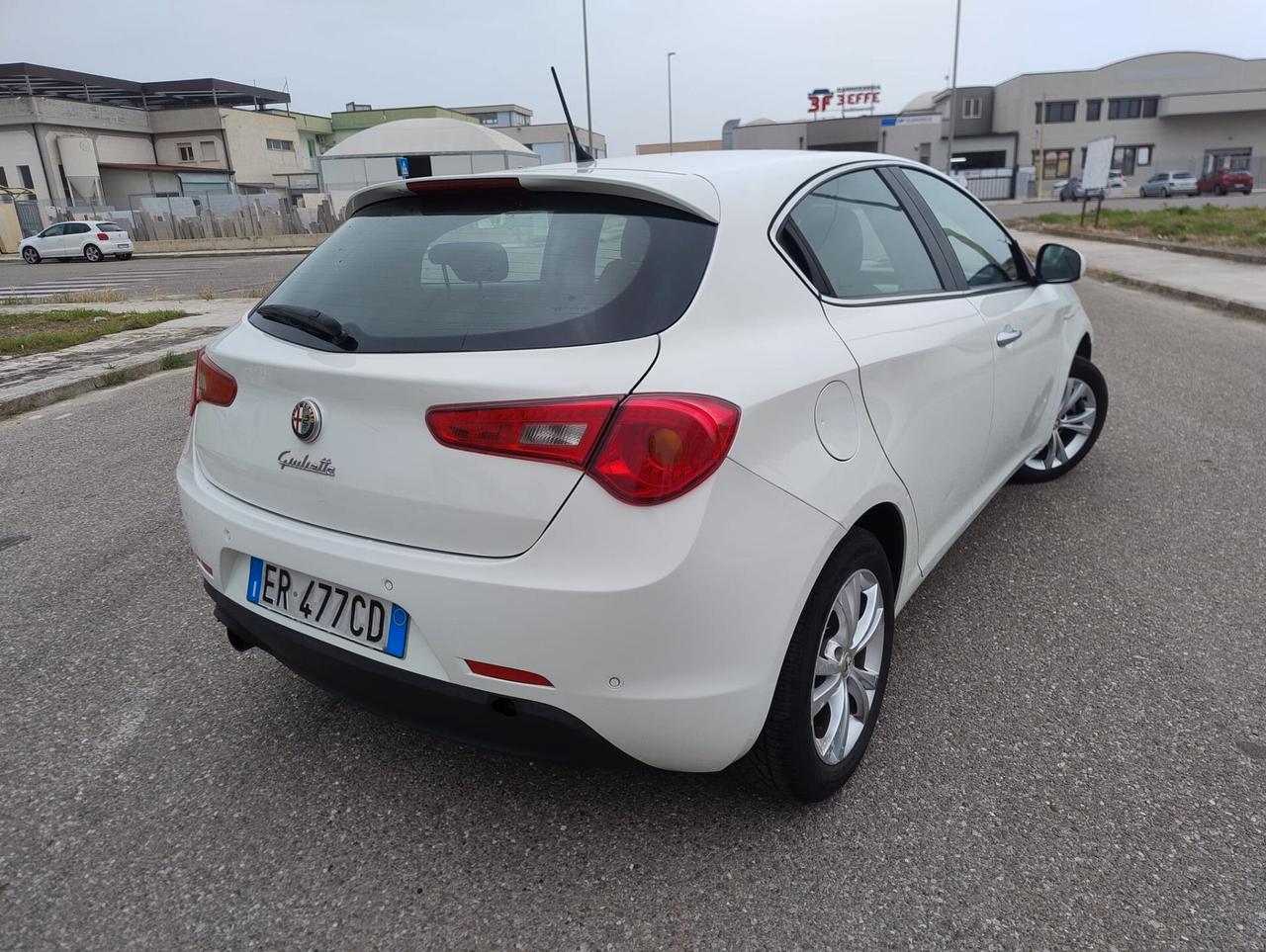 Alfa Romeo Giulietta 1.6 JTDm-2 105 CV Distinctive