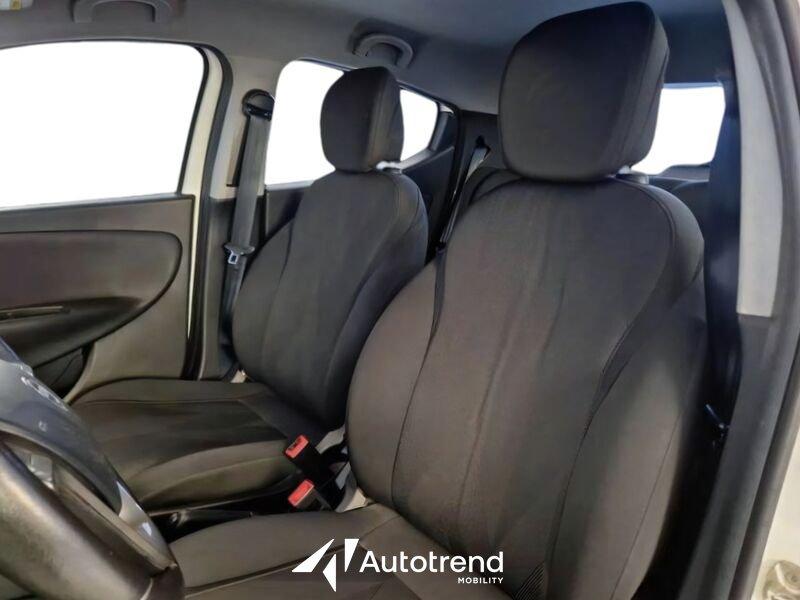 Lancia Ypsilon 1.0 FireFly 70 CV Hybrid Ecochic Gold S&S