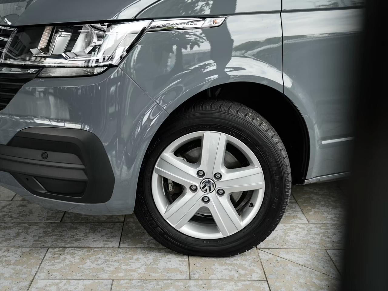 VOLKEWAGEN T 7 CARAVELLE POSTI 7 CL 2.0 TDI 150CV DSG CAMBIO AUT. con K m 46.000 garanzia 12 mesi