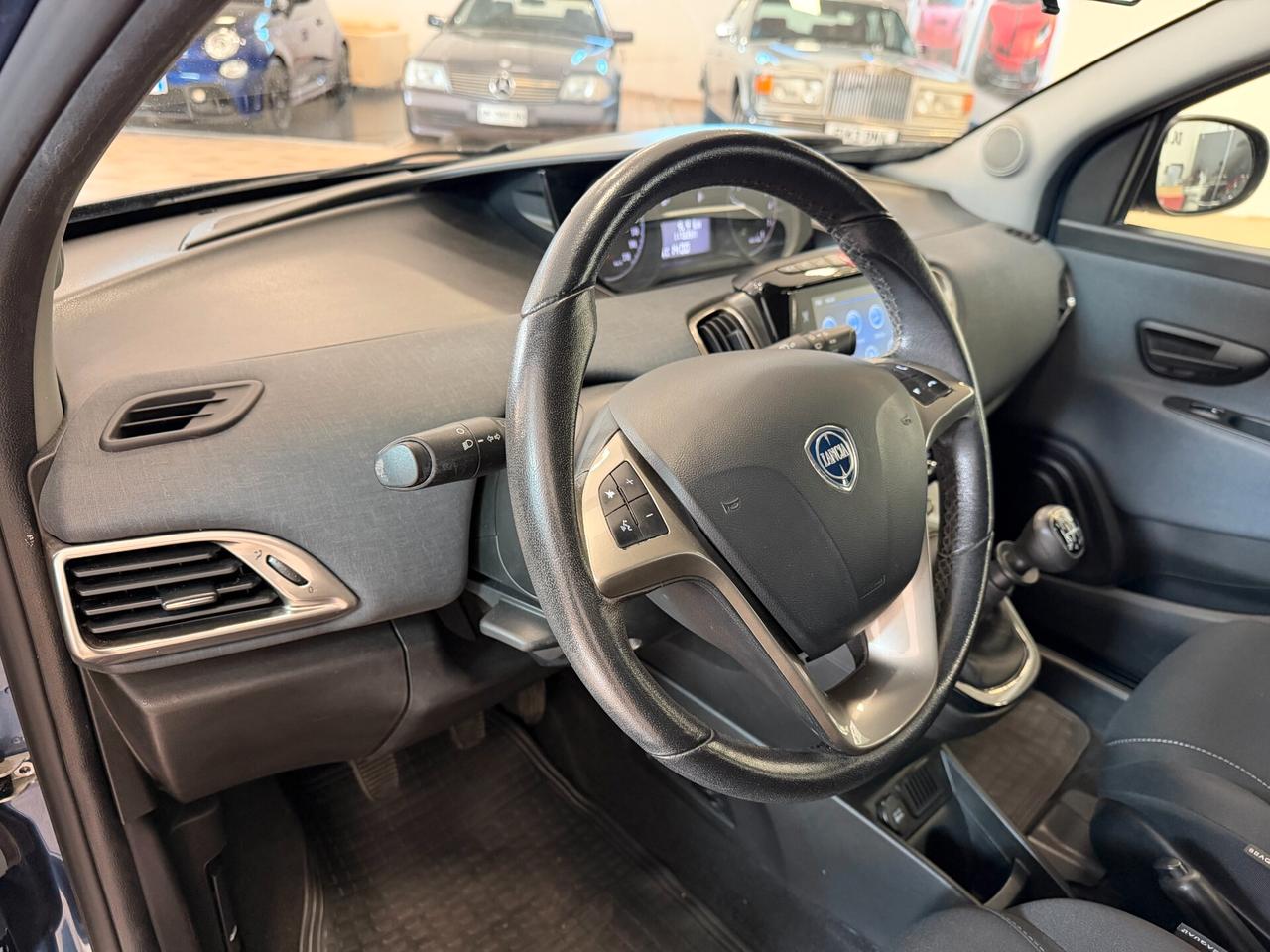 Lancia Ypsilon 1.0 FireFly S&S Hybrid Alberta Ferretti