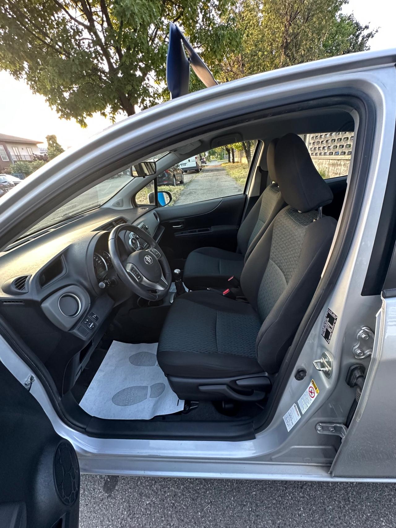 Toyota Yaris 1.3 5 porte Lounge
