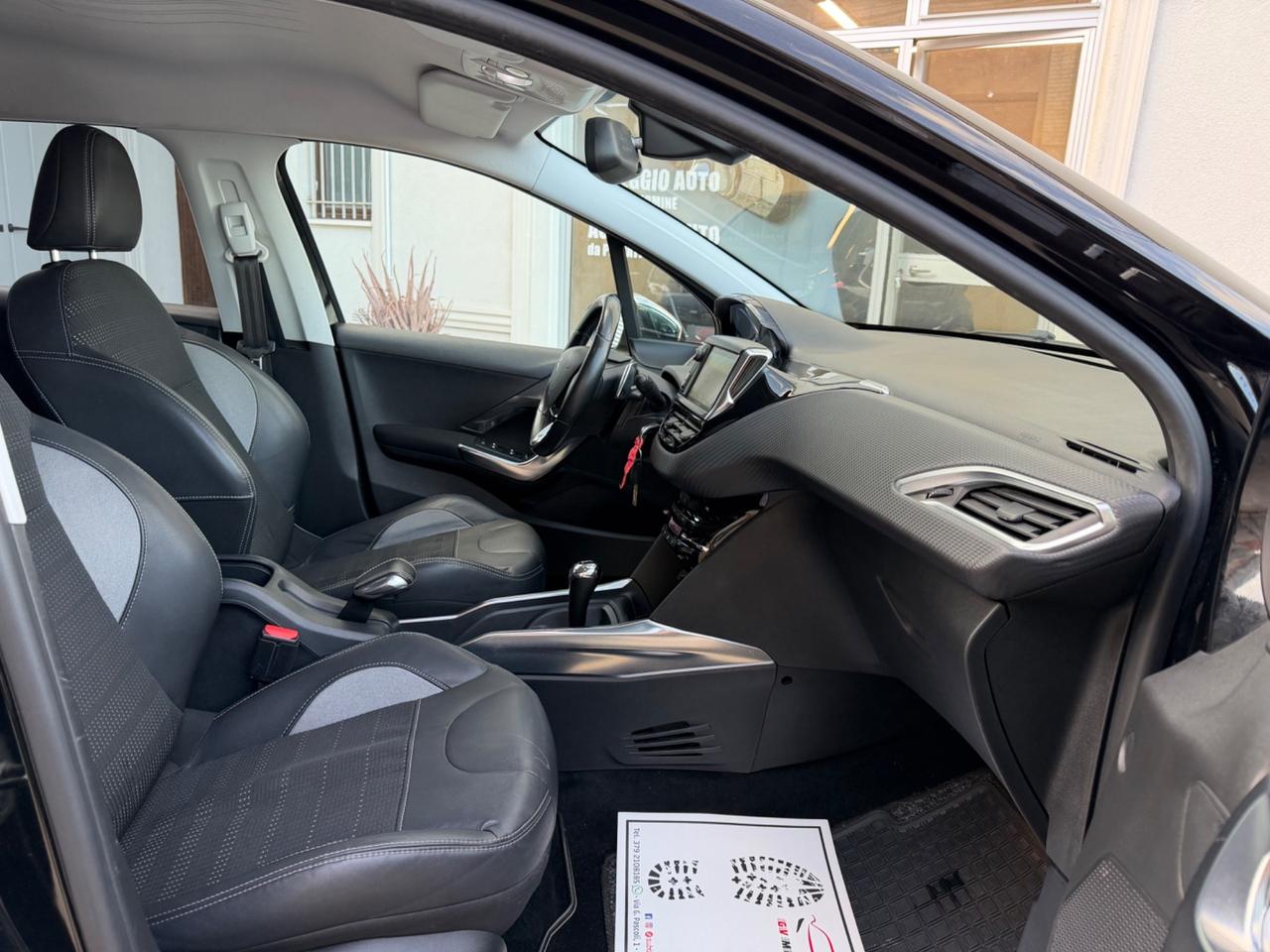 Peugeot 2008 1.6 e-HDi 92CV Allure - CAMBIO AUTOMATICO