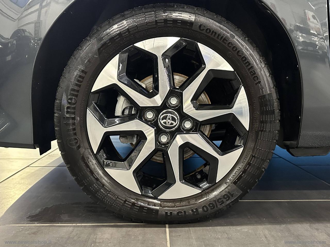 TOYOTA Aygo Connect 1.0 VVT-i 72 CV 5p. x-play