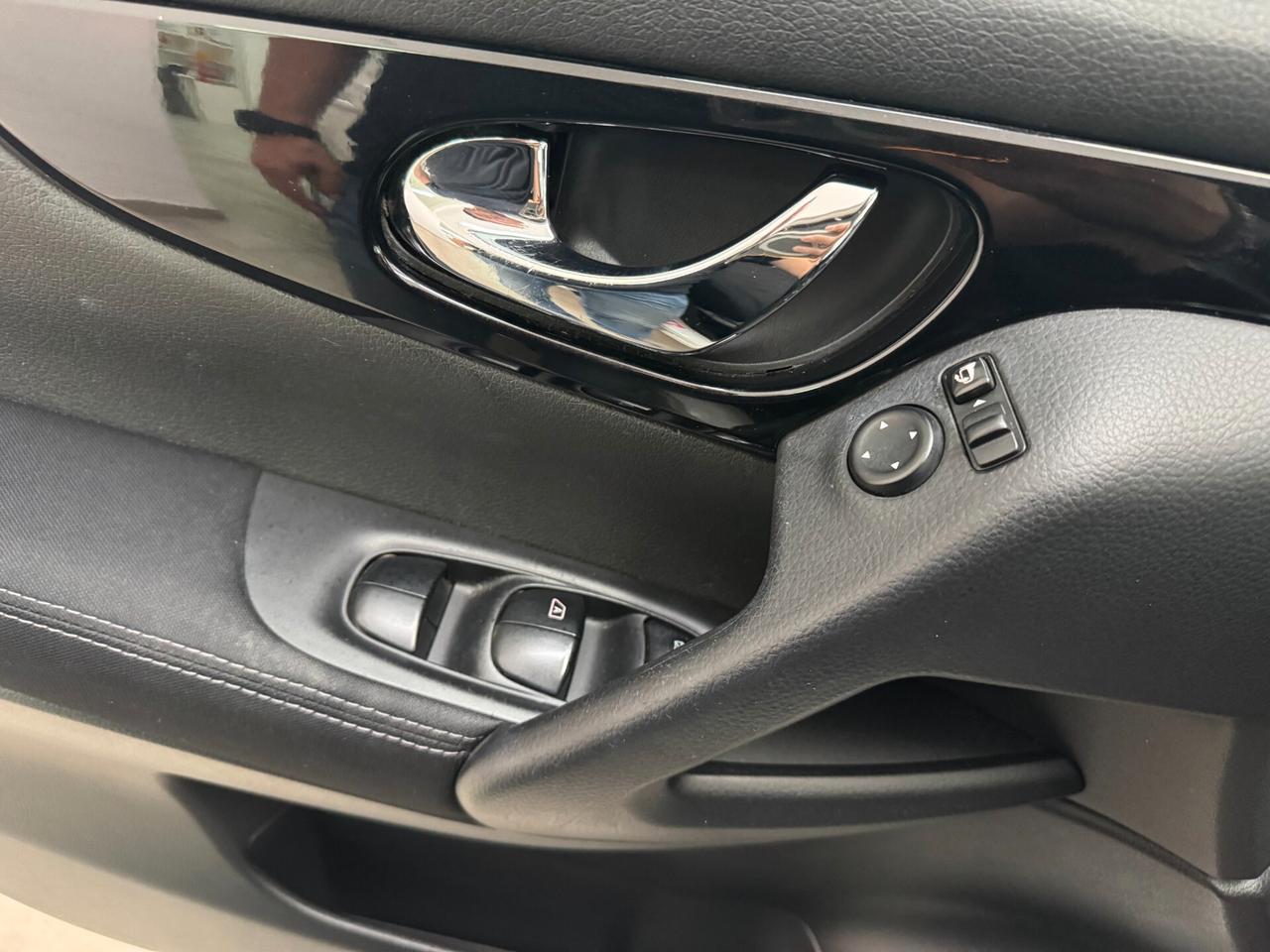 Nissan Qashqai / 1.5 cc 110cv / Diesel / Retrocamera /