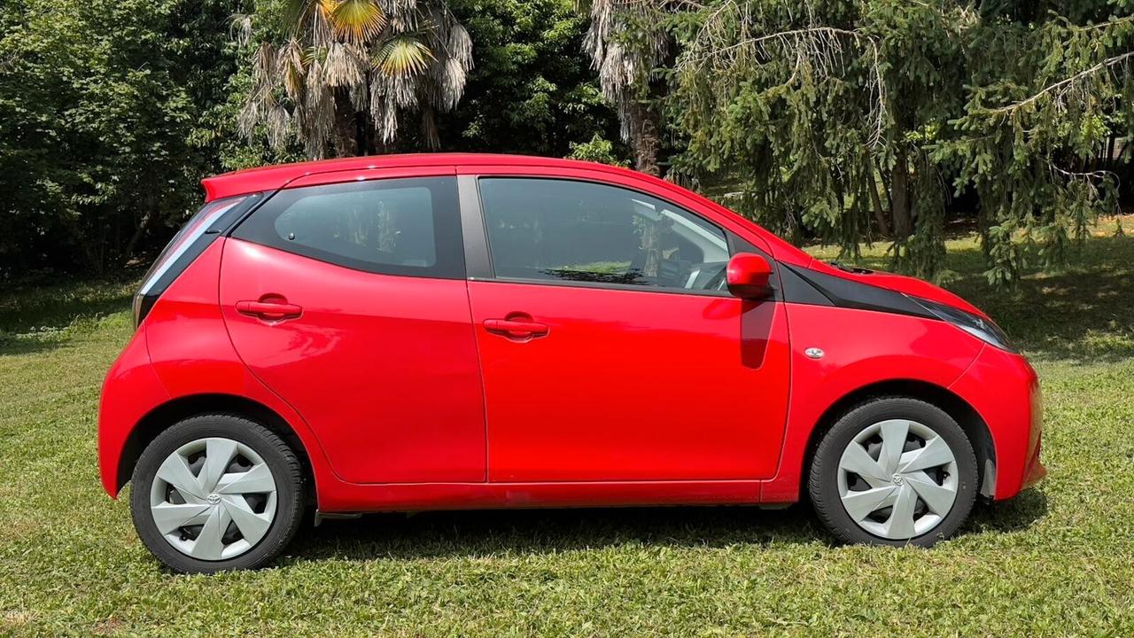 Toyota Aygo 1.0 VVT-i 69 CV 5P 2018 Neopatent GPL Leggi testo