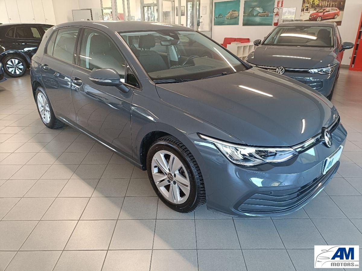 VOLKSWAGEN - Golf 8 life 1.5 tsi tgi 130 cv dsg